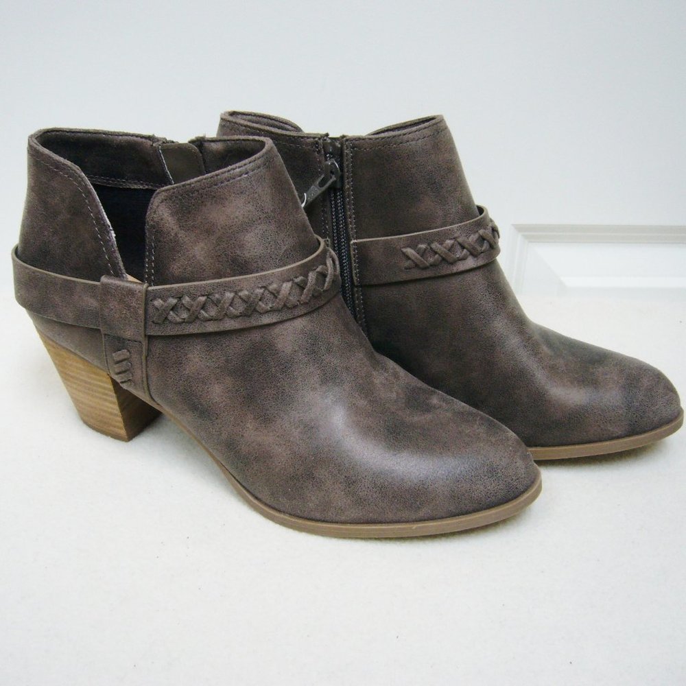 New Report Carl Ankle Western Style Boot